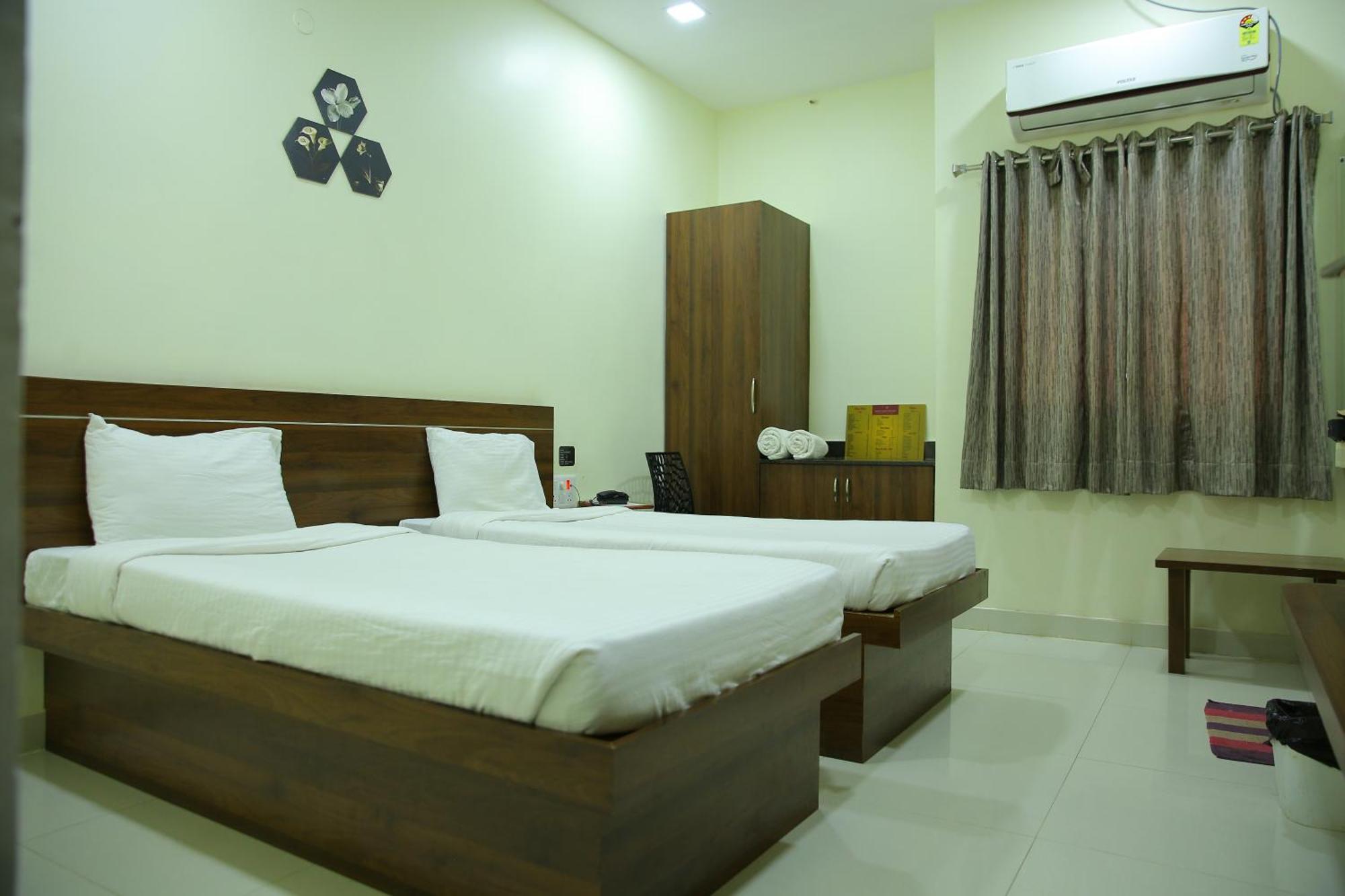 Hotel Maruthi Inn Nirmal  Exteriér fotografie